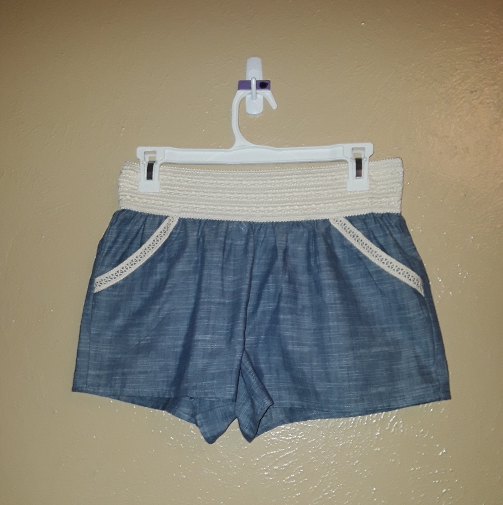 Blue and creme shorts with pockets